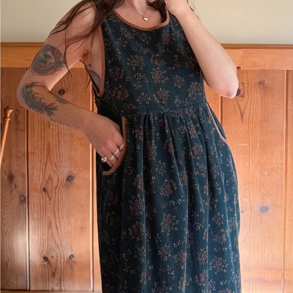 VINTAGE Cordoroy Floral Dress - Picture 2 of 3